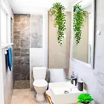 Le Blue St Leon : 2 Pieces Cozy Lit King Size Wifi Apartament
