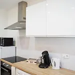 Le Blue St Leon : 2 Pieces Cozy Lit King Size Wifi Apartament