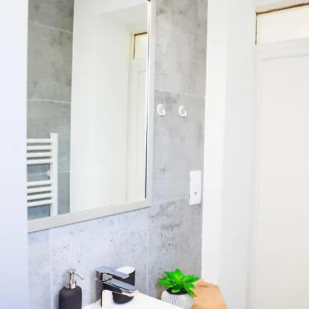 Le Blue St Leon : 2 Pieces Cozy Lit King Size Wifi Apartment *