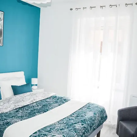 Le Blue St Leon : 2 Pieces Cozy Lit King Size Wifi Apartment