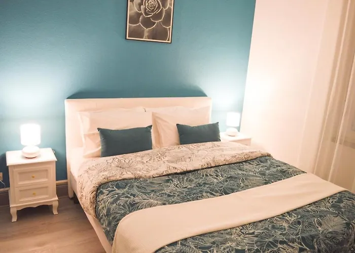 Le Blue St Leon : 2 Pieces Cozy Lit King Size Wifi Διαμέρισμα *