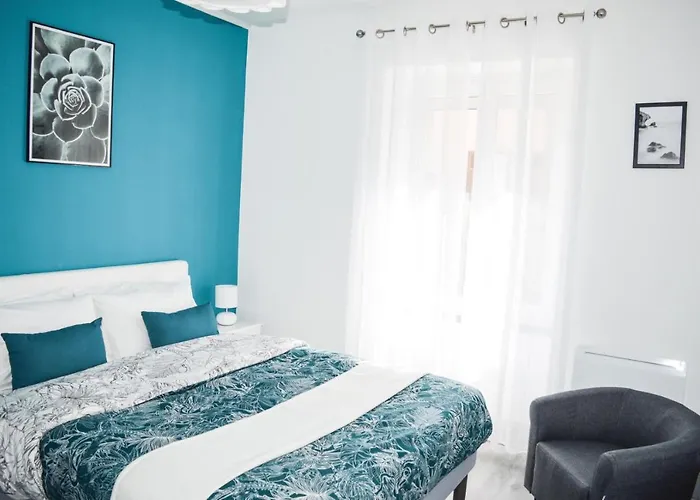 Le Blue St Leon : 2 Pieces Cozy Lit King Size Wifi Διαμέρισμα